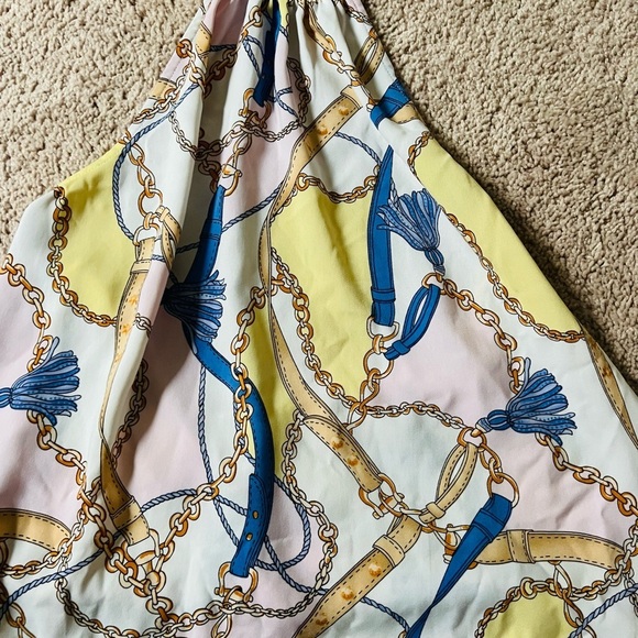 Super cute Forever 21 halter top with open back in size small - Picture 4 of 6